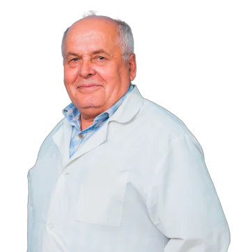 Психиатр-нарколог Пикулев Владимир Иванович стоит прямо в белом халате